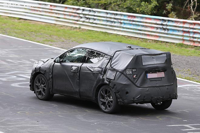 Toyota-C-HR-production-prototype-spy-04